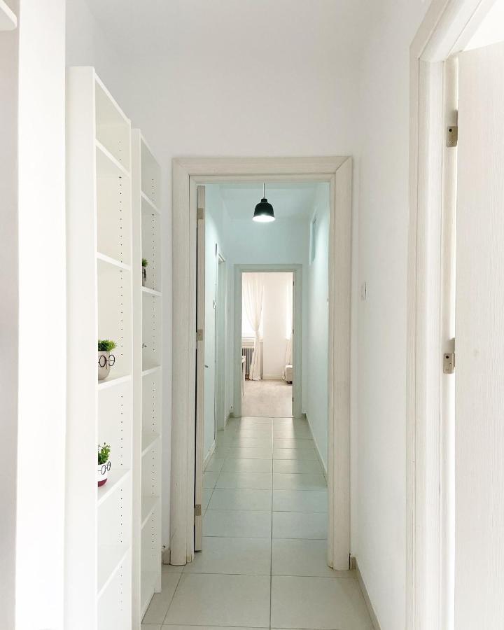 White Apartment Bucareste Exterior foto